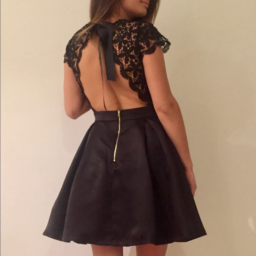 Beautiful dress with open back 🔥
